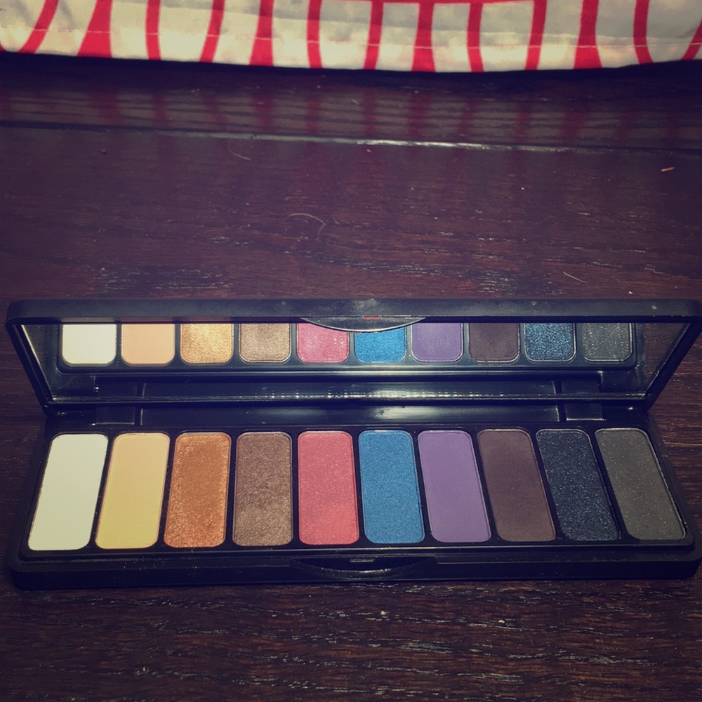 Elf party ready eyeshadow palette